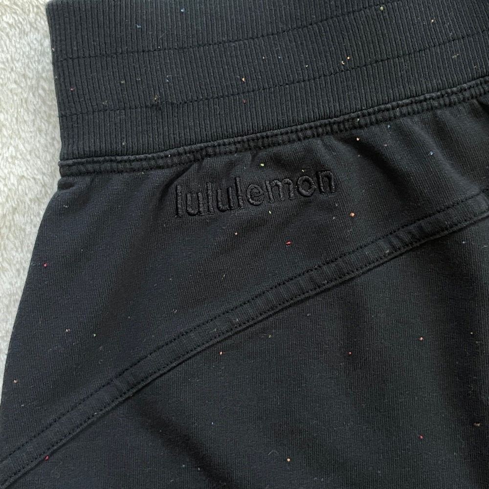 Lululemon Black High-Waisted Shorts - Picture 4 of 5